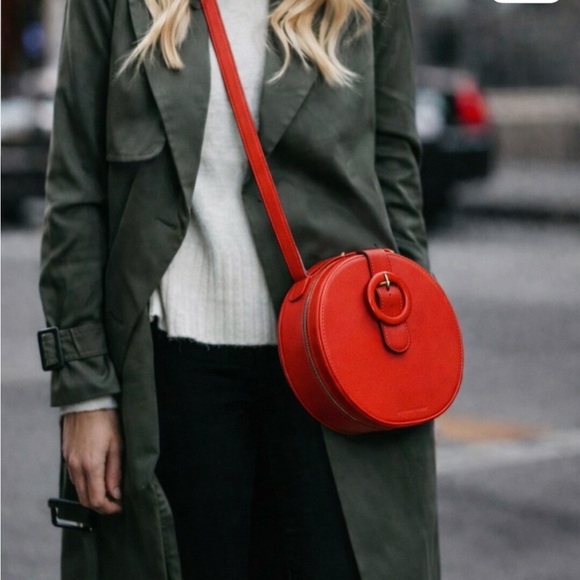 Red Leather Circle Bag by Manjerica a Portuguese Designer. - Picture 3 of 9